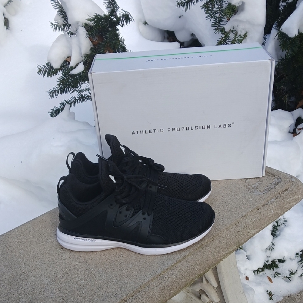 APL Unisex Black and White Athletic Shoes Men 7.5 Womens 9.5